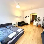 Super Central Prague Apartment Superhost 5 Stars